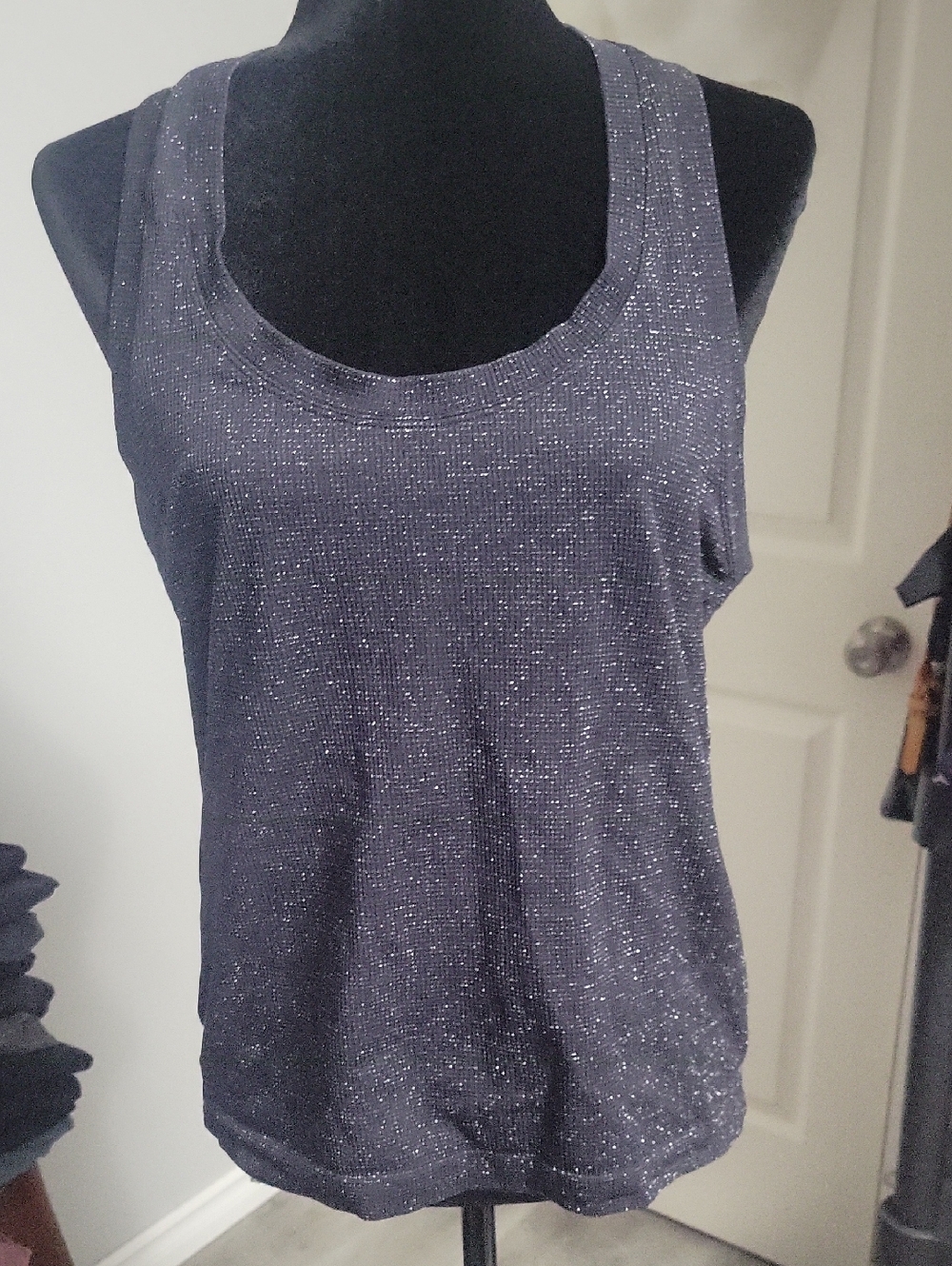 Athleta Large Momemtum Seamless Tank With Shimmer - Black